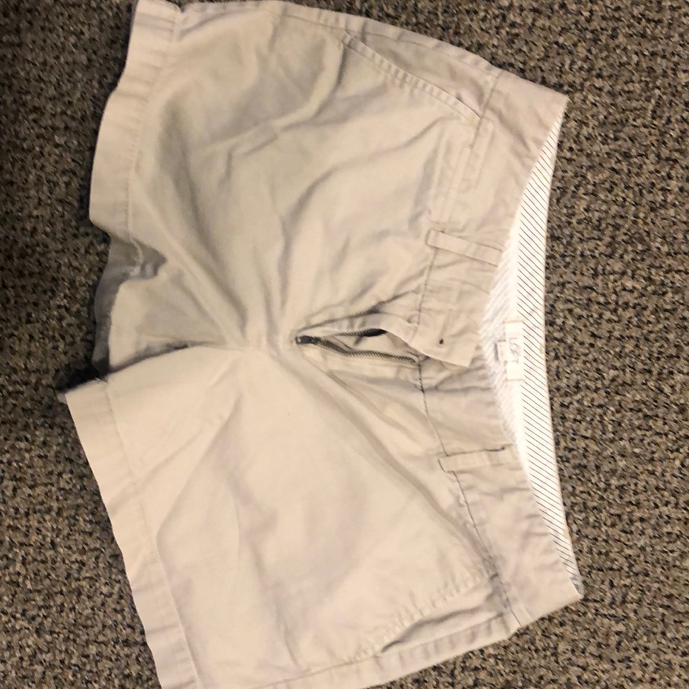 Loft shorts khaki size 6